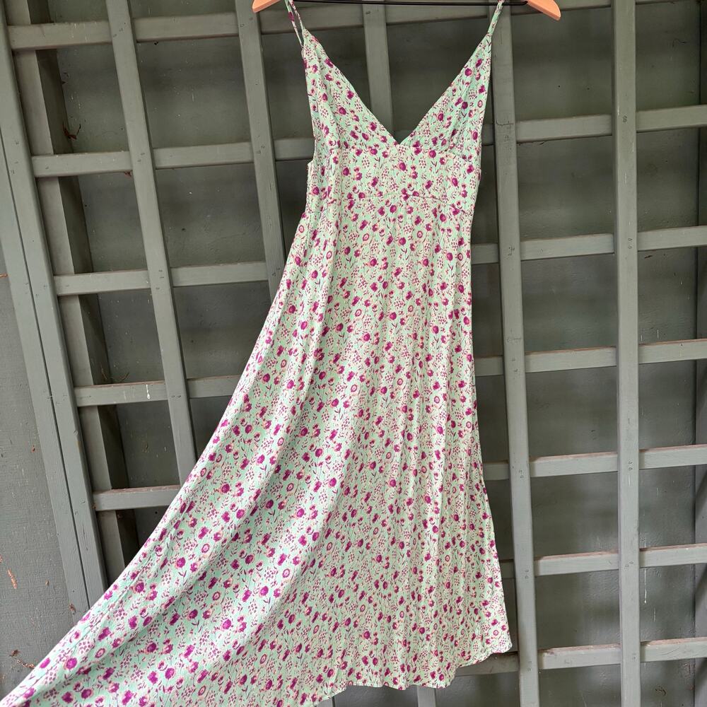 Bisouxx Mint Green Floral V-Neck Midi Dress 90’s Romantic Grunge- size M - Picture 3 of 9